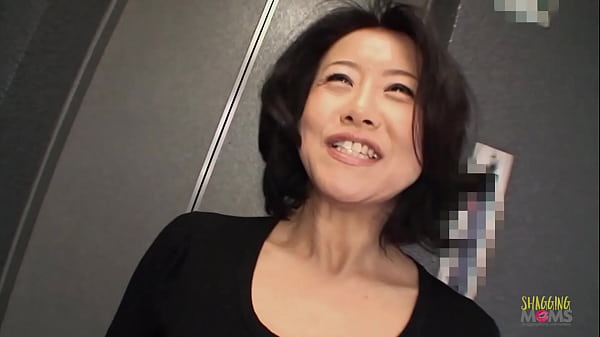 Wanita Asia Dewasa Tak Sabar Untuk Memuaskan Diri Dengan Berbagai Mainan Seks Di Vaginanya Yang Basah