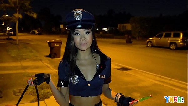 Vina Sky, Cewek Asia Ngentot Seru Di Malam Halloween