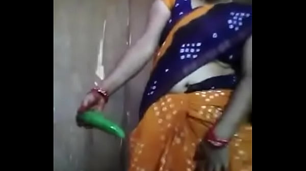 Tante Desi Main Timun Sampai Basah