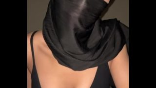 Tontotan Montok Arab Jilbab Panas Bikin Makin Greget