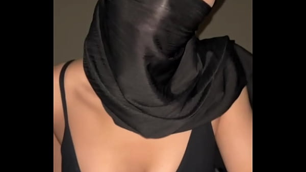 Tontotan Montok Arab Jilbab Panas Bikin Makin Greget