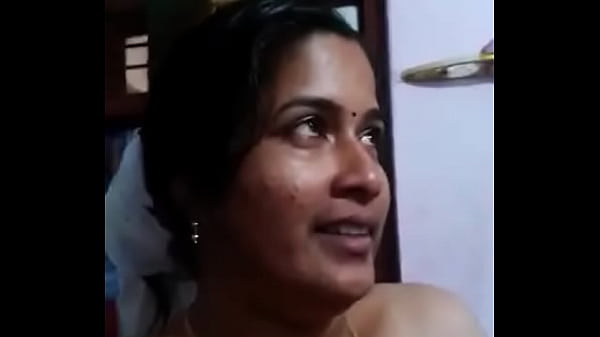 Moleknya Bibi Desi Yang Menggoda