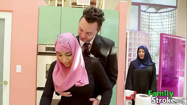 Stepdarah Arab Dikocok Kontol Kakak Tiri Sampai Muncrat