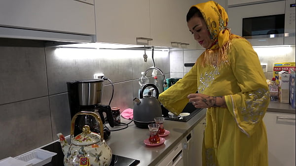 Anak Tiri Ganas Ngentot Ibu Tiri Arab Berpantat Besar Yang Masih Berhijab