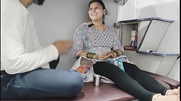 Ibu Tiri Di Kereta Kashmir Ke Kanyakumari, Ngewe Panas Sampai Basah Kuyup