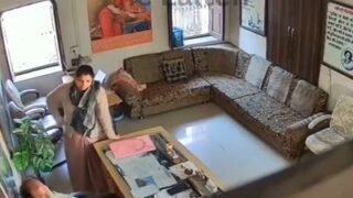 Kepala Sekolah Kena Blowjob Di Kabinnya, Video Cabul India Viral