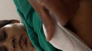 Ngentot Sama Tante Desi Selingkuh, Pamer Memek Basah.