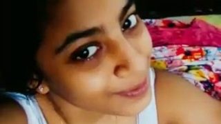 Tamil Cewek Bugil Selfie Panas Di Kamar