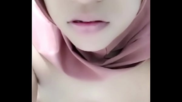 Vcs Sama Selingkuh, Suami Lagi Pergi, Enak Banget Main Di Ranjang Sendiri