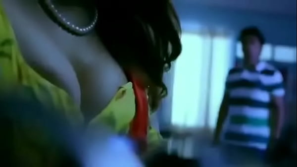 Desi Bhabhi Mesum, Panas, Bikin Ngilu Di Ranjang
