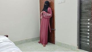 Malu-malu Tapi Pengen Ngewe, Cewek Hijab India Pertama Kali Crot Di Kamar Mandi