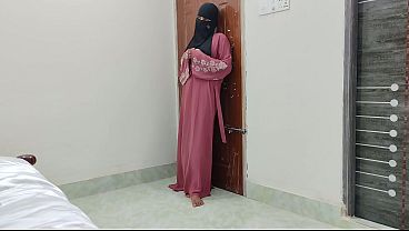 Malu-malu Tapi Pengen Ngewe, Cewek Hijab India Pertama Kali Crot Di Kamar Mandi