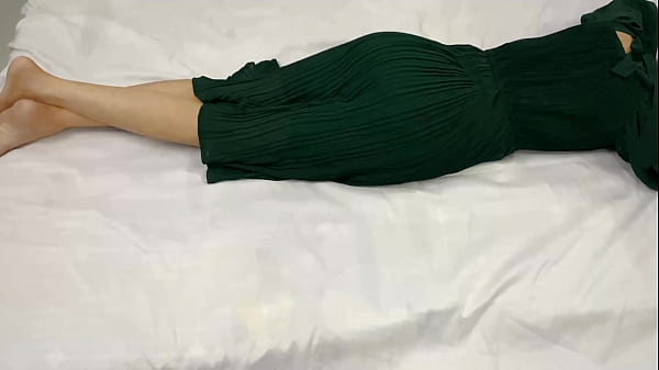 Malam Itu, Adik Tiri 18 Tahunku Sendirian Di Kamar, Aku Masuk Dan Memuaskan Nafsu Di Lubang Memeknya.
