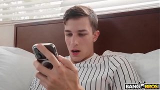Bangbros – Tante Hot Tiffani Madison Bantu Anak Tirinya Parker Ambrose Konsen Belajar Dengan Ngentot Mulutnya