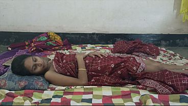 Desi Bhabhi Digauli Sama Tetangga, Goyang Pinggul Minta Digebukin