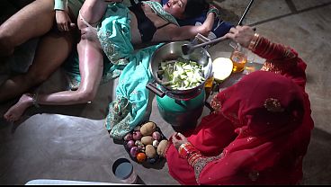 Ibu Tiri Dapur Xxx, Dapur India, Desi Step Mom Dalam Bahasa Hindi, Desi Step Mom Yang Bikin Greget