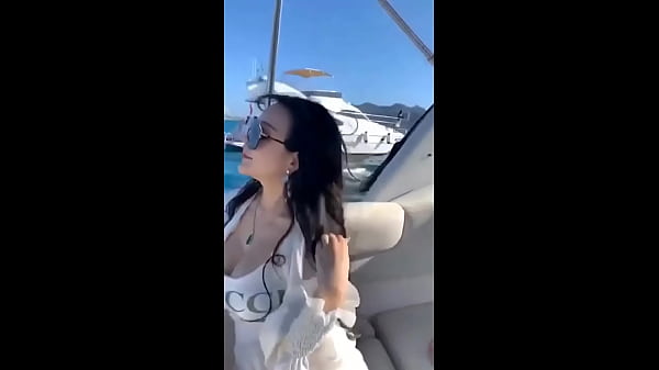 Cewek China, Kayaknya Emang Bikin Panas Dingin.