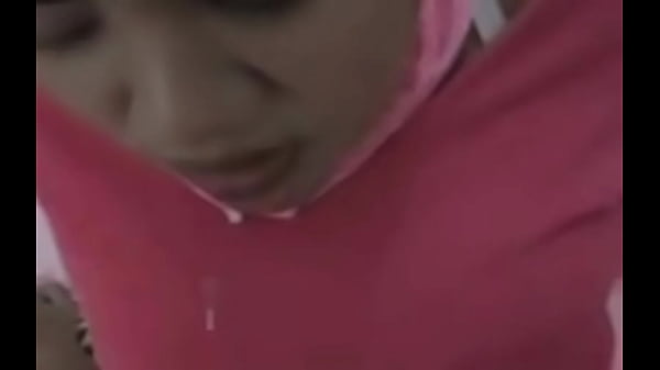 Hijab Dipaksa Dibuka, Badan Digoyang Panas Di Ranjang