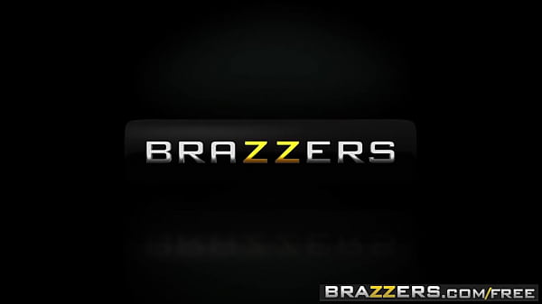 Brazzers Exxtra – Casey Calvert – Kontol Hantu Solid, Pantat Metal Bikin Meringis