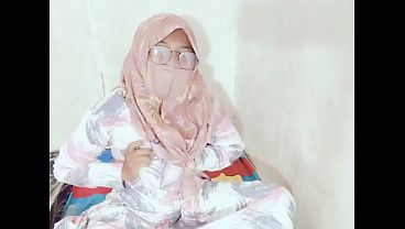Tante Seksi Indonesia Viral Colmek Pakai Botol, Bikin Makin Nafsu Berat.