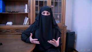 Kesepakatan Abad Ini Ditutup Dengan Ngentot Mulut Maut Dari Pelacur Hijab Arab – Lilimissarab