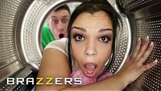 Brazzers – Gadis Macet Di Jalan, Akhirnya Nge-seks Liar Sama Bintang-bintang Terpanas!