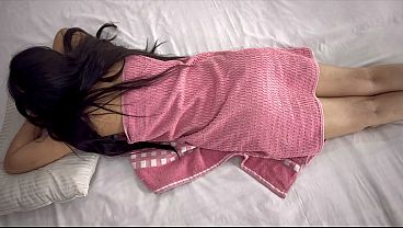 Bule Nri Sange Digeber Pelayan, Pantatnya Diremas, Kontolnya Langsung Nancep Di Memek Montok.