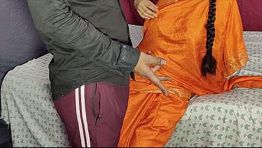 Desi Bhabhi Yang Haus, Chut-nya Kubasahi Sampai Puas.