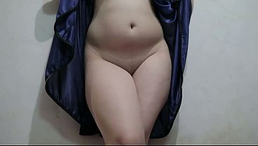 Cewek Indo Pake Lingerie Biru, Jongkok Sambil Colmek, Ngentot Bayangin Kontol.