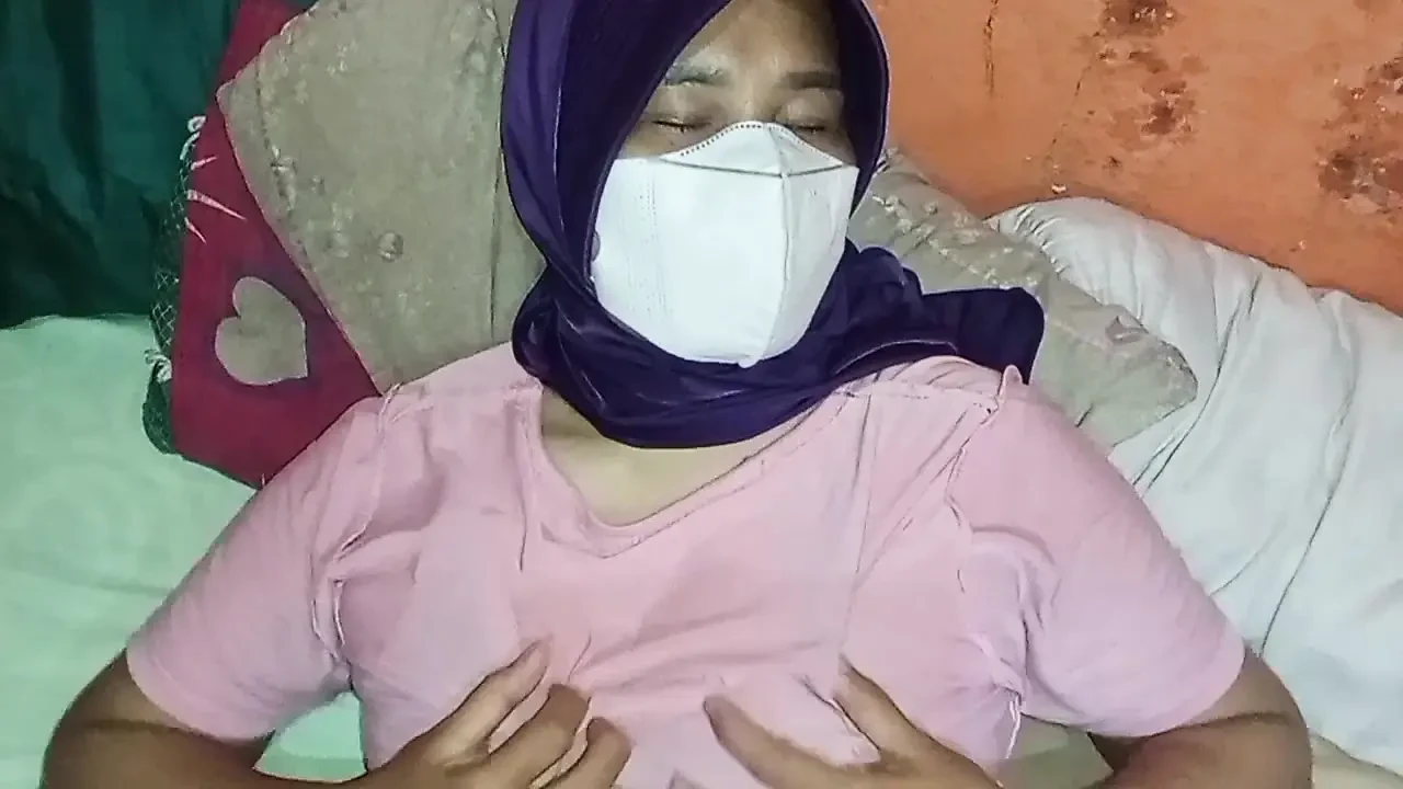 I Need Help, Please. I Masturbate Until I Squirt.