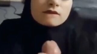 Cewek Hijab Ngewe Di Tangga, Crot Di Mulut, Gaya Pakistan.