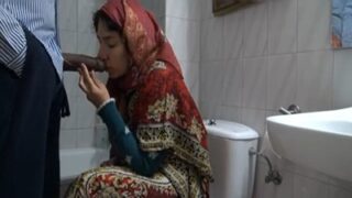 Diplomat Berhijab Ngeces Kontol Besar Bule Di Film Panas Pakistan