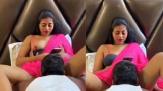 Gigolo Jilat Memek Siya Si Pelacur Di Video Seks Desi