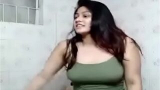 Video Mesum Cewek Gemuk India Bugil Basah Kuyup, Goyangin Semua