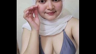 Hari-hari Pertama Goyang Twerk Pake Hijab, Bikin Makin Panas Di Balik Kain.