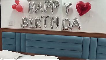 Bhabhi Ne Ulang Tahun, Kontol Deve Di Kasih Kado Basah.