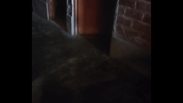 Ibu Muda Seksi Buka Pintu Rumah Demi Uang, Kasih Akses Ke Tubuhnya.