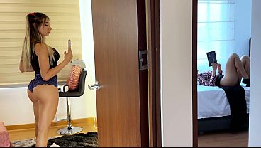 Ibu Mertua Seksi Ketahuan Ngocok Sambil Dengerin Erangan Dari Kamar Sebelah!
