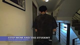 Ibu Tiri Lagi Ngajarin Murid Yang Lagi Panas-panasnya