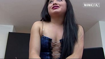Gede Pantat Cewek Latin Bungkuk Pake Rok Mini… Dia Gak Bisa Berenti Megang-megang Itu.