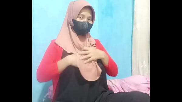 Gadis Hijab Ngewek Pakai Dildo Sampe Crot Keluar Air