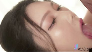 Cewek China Seksi Ban Ban Digenjot Keras Abis.