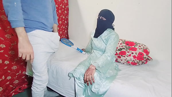 Doggystyle Ngocok Memek Sempit Pacar India Montok, Kontol Besar Melesat Ke Lubang Belakang Sambil Ngomong Kotor Bahasa Hindi