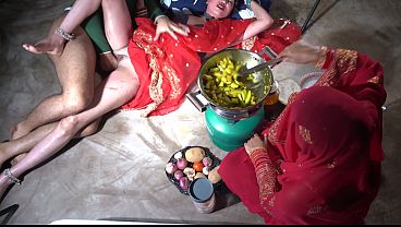 Ibu Tiri Desi India Lagi Ml Di Dapur, Omongan Kotor Bahasa Hindi Bikin Makin Panas.