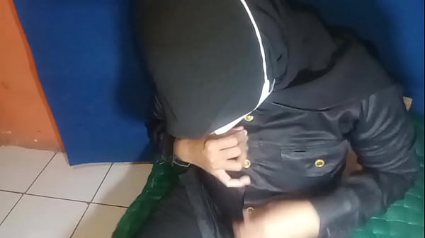 Satpam Cewek Sange Colmek Sampe Muncrat Deres