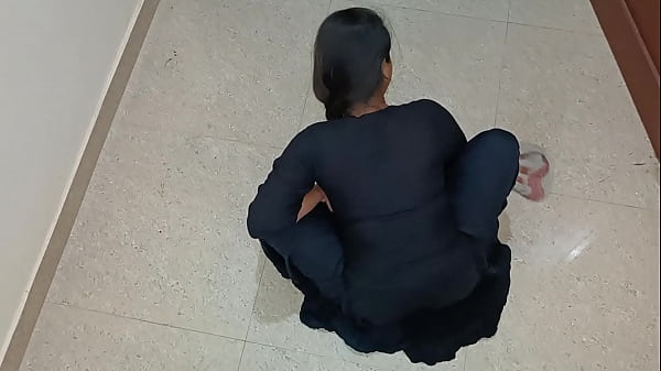 Memek Pembantu Desi India Digenjot Sama Tuan Rumah, Suara Hindi Jelas Bikin Makin Horny