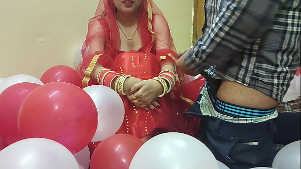 Malam Pertama Istri Cantik Hot Baru Nikah Di Entot Suami Pake Bahasa Hindi