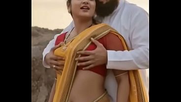 Desi Bhabhi Saree, Susu Ditekan, Romantika Panas Menggoda