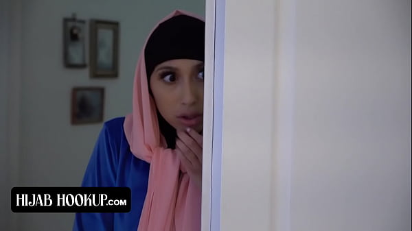 Binal, Si Cantik Berhijab Pantat Montok, Dicocol Habis Sama Instruktur Ngehe