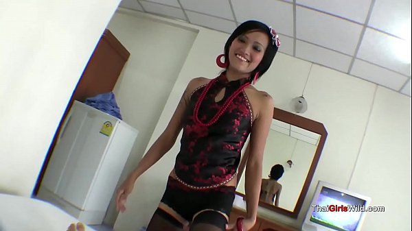 Bibir Mulus Thai Ini Ngeblow Bikin Otak Lo Meleleh.